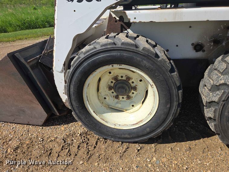 image for item ER1730 1997 Bobcat 553 skid steer loader