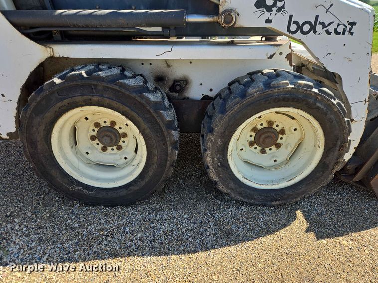 image for item ER1730 1997 Bobcat 553 skid steer loader