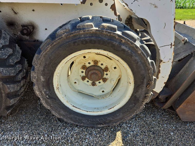 image for item ER1730 1997 Bobcat 553 skid steer loader