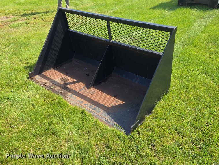 image for item ER1730 1997 Bobcat 553 skid steer loader