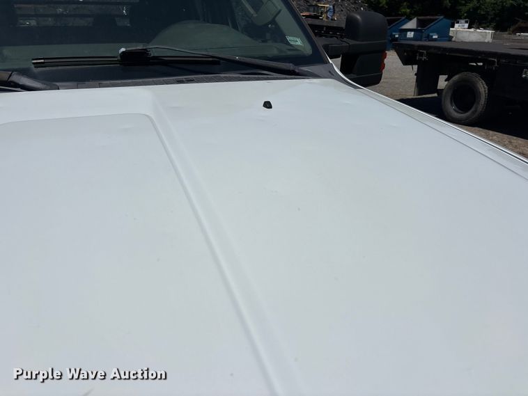image for item ER3039 2008 Ford F250 XL Super Duty Crew Cab flatbed pickup truck