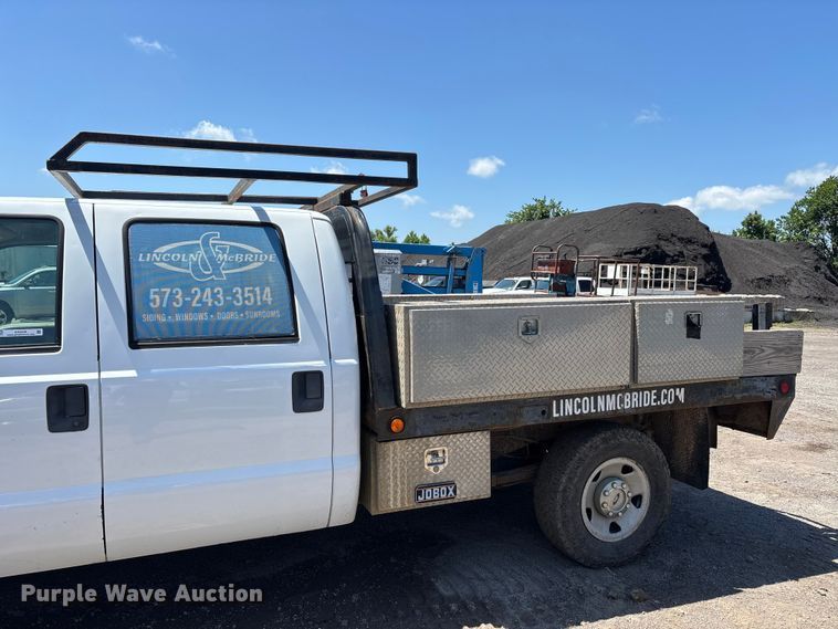 image for item ER3039 2008 Ford F250 XL Super Duty Crew Cab flatbed pickup truck