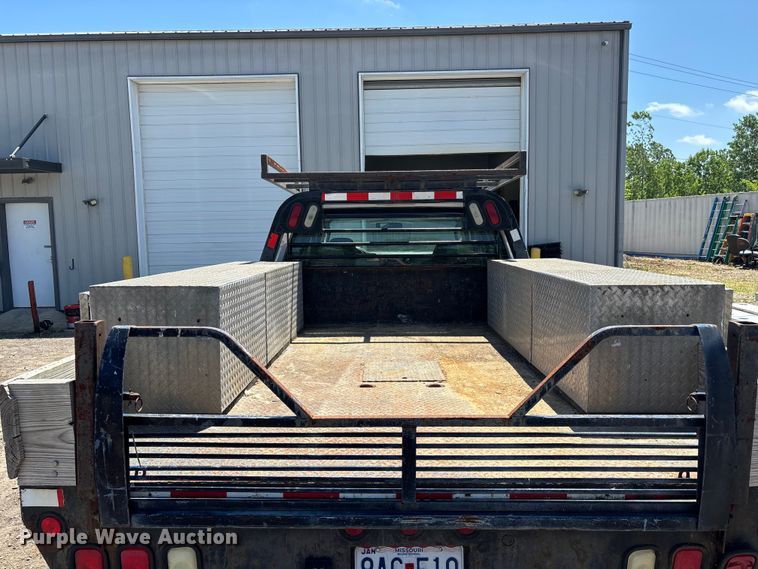 image for item ER3039 2008 Ford F250 XL Super Duty Crew Cab flatbed pickup truck