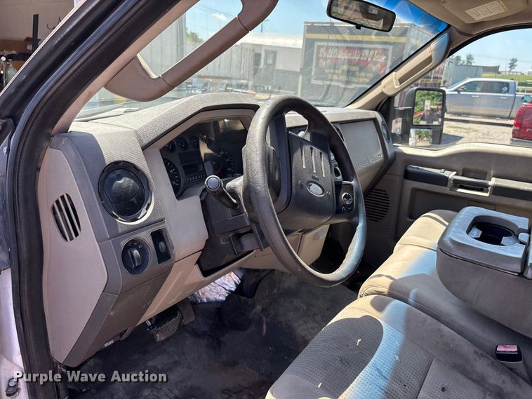 image for item ER3039 2008 Ford F250 XL Super Duty Crew Cab flatbed pickup truck