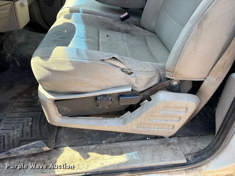 image for item ER3039 2008 Ford F250 XL Super Duty Crew Cab flatbed pickup truck