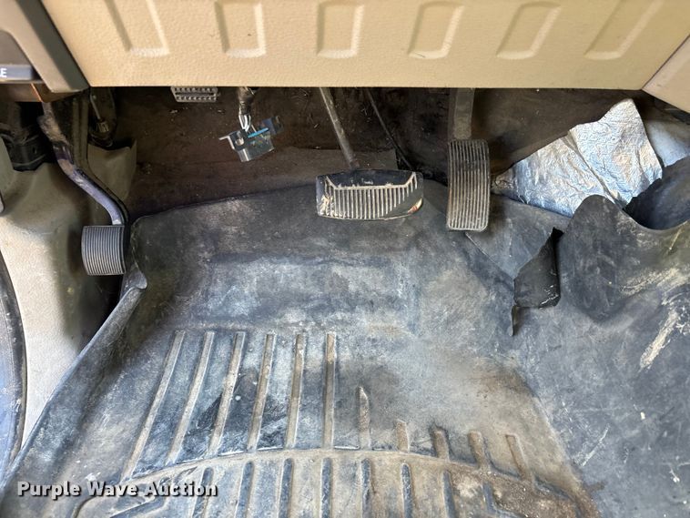 image for item ER3039 2008 Ford F250 XL Super Duty Crew Cab flatbed pickup truck
