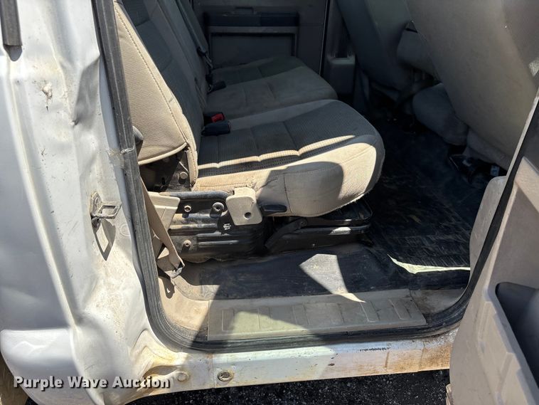 image for item ER3039 2008 Ford F250 XL Super Duty Crew Cab flatbed pickup truck