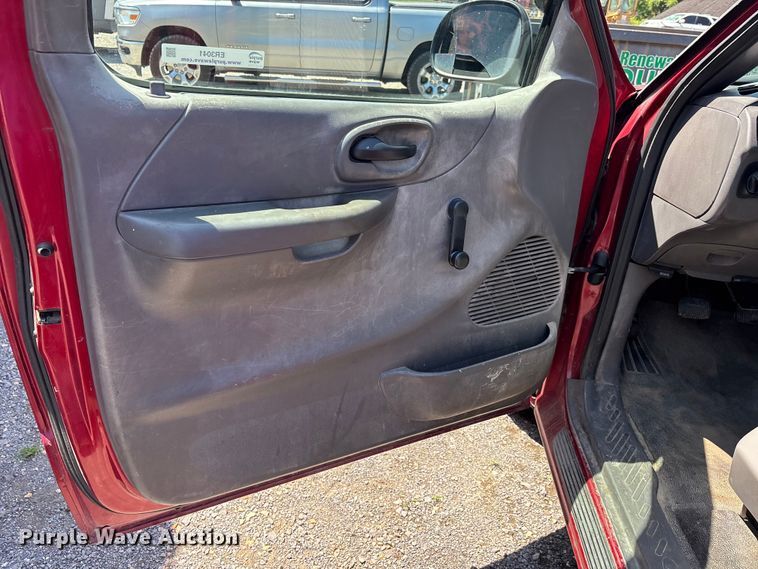 image for item ER3041 2002 Ford F150 pickup truck