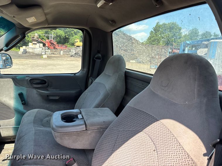 image for item ER3041 2002 Ford F150 pickup truck