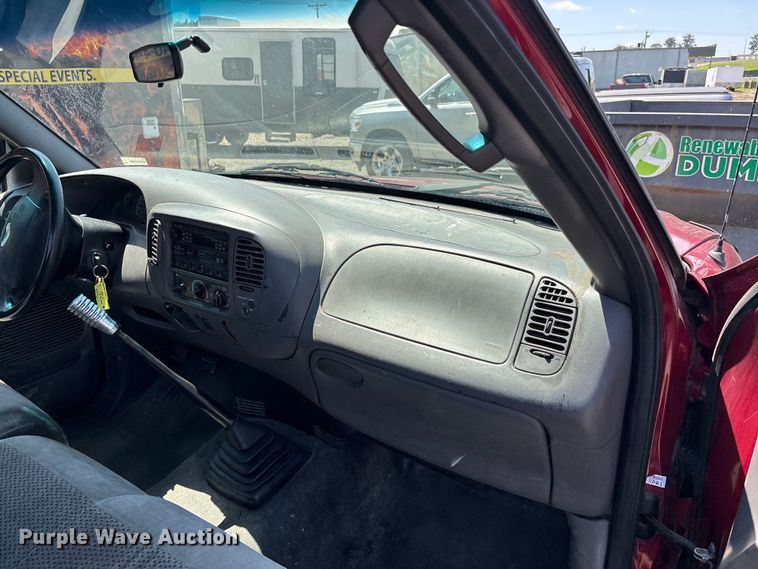 image for item ER3041 2002 Ford F150 pickup truck