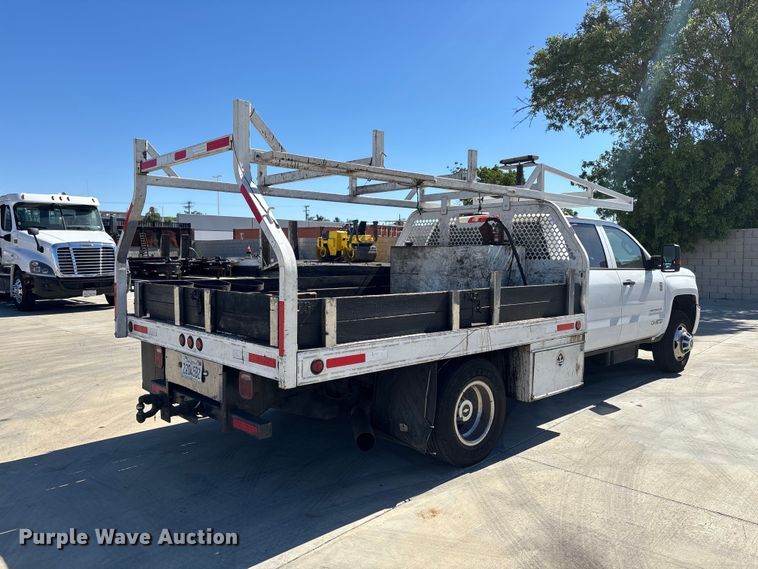 image for item ER7605 2016 Chevrolet Silverado 2500HD Crew Cab flatbed pickup truck