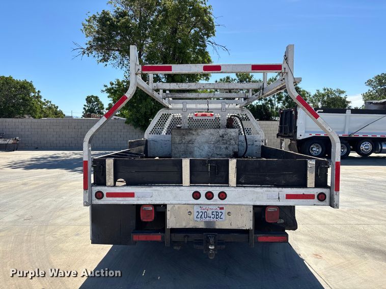 image for item ER7605 2016 Chevrolet Silverado 2500HD Crew Cab flatbed pickup truck