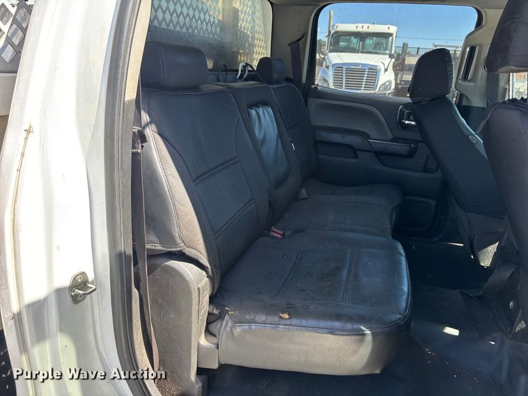 image for item ER7605 2016 Chevrolet Silverado 2500HD Crew Cab flatbed pickup truck