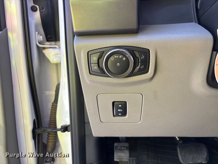 image for item ER7652 2016 Ford F150 Crew Cab pickup truck