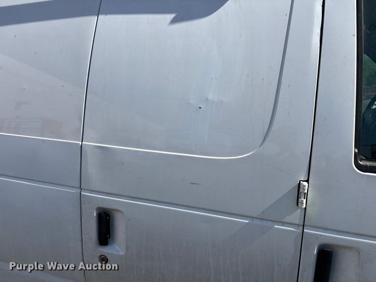 image for item ER7665 2006 Ford E250 van