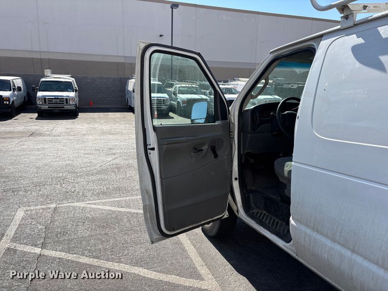 image for item ER7665 2006 Ford E250 van