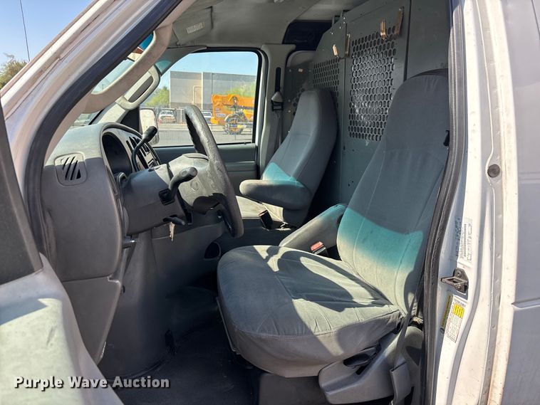 image for item ER7665 2006 Ford E250 van