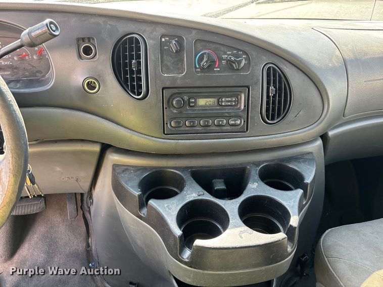 image for item ER7665 2006 Ford E250 van