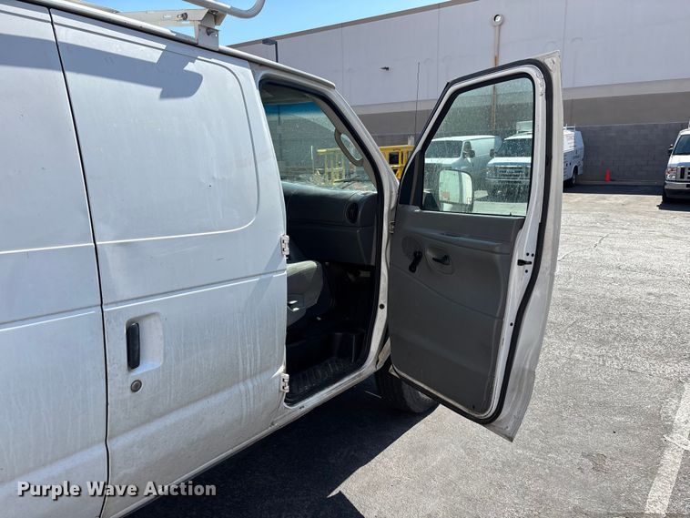 image for item ER7665 2006 Ford E250 van