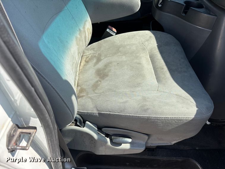 image for item ER7665 2006 Ford E250 van
