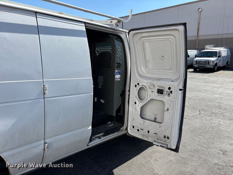 image for item ER7665 2006 Ford E250 van