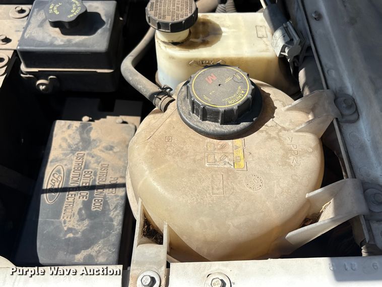 image for item ER7665 2006 Ford E250 van