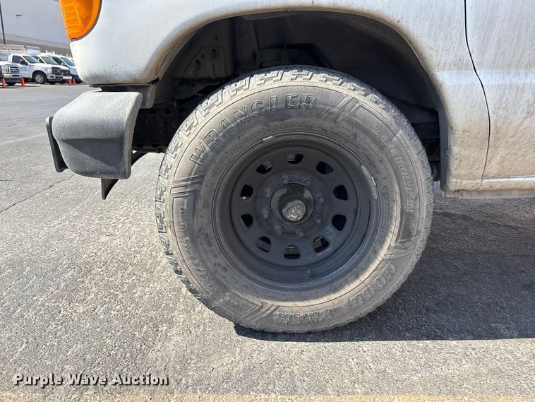image for item ER7665 2006 Ford E250 van
