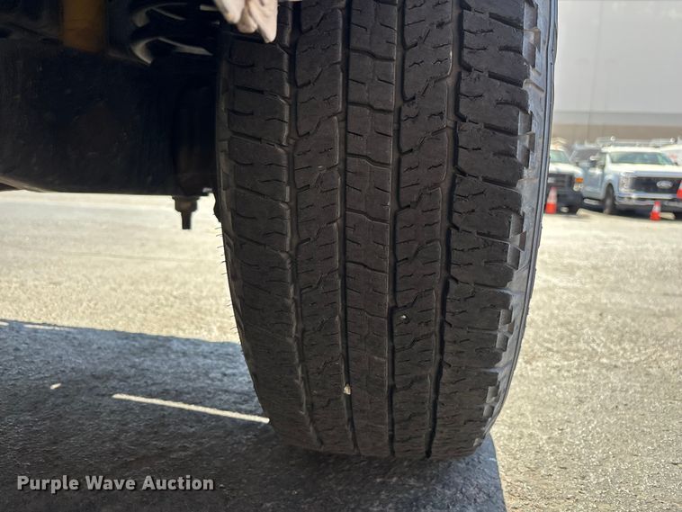 image for item ER7665 2006 Ford E250 van