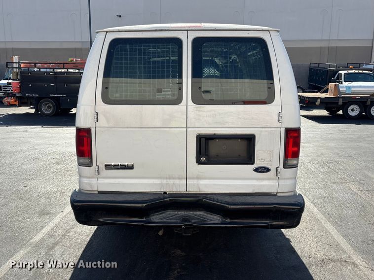image for item ER7666 2008 Ford E250 van