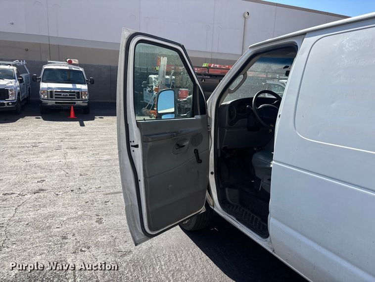 image for item ER7666 2008 Ford E250 van
