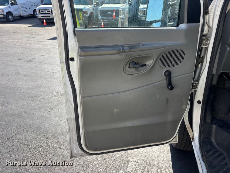 image for item ER7666 2008 Ford E250 van