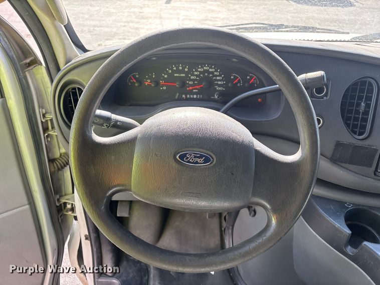 image for item ER7666 2008 Ford E250 van