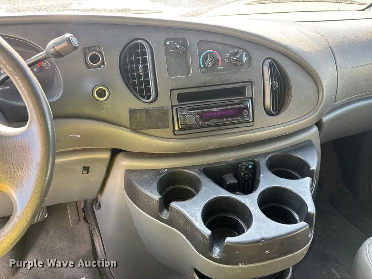 image for item ER7666 2008 Ford E250 van