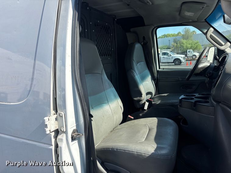 image for item ER7666 2008 Ford E250 van