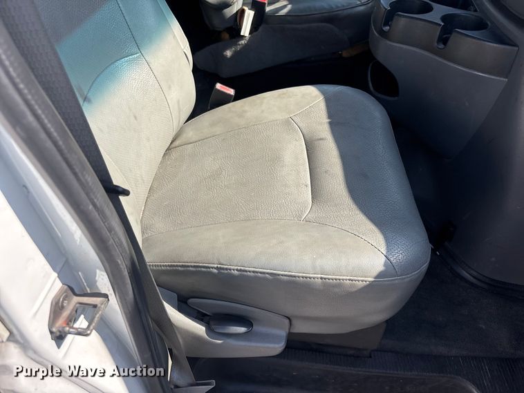image for item ER7666 2008 Ford E250 van