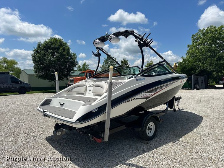 image for item ES6500 2014 Yamaha   AR192 boat