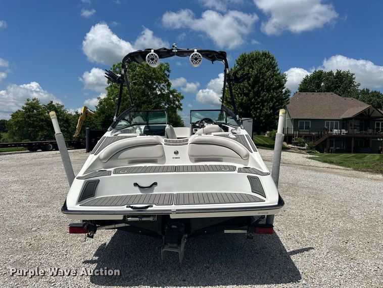image for item ES6500 2014 Yamaha   AR192 boat