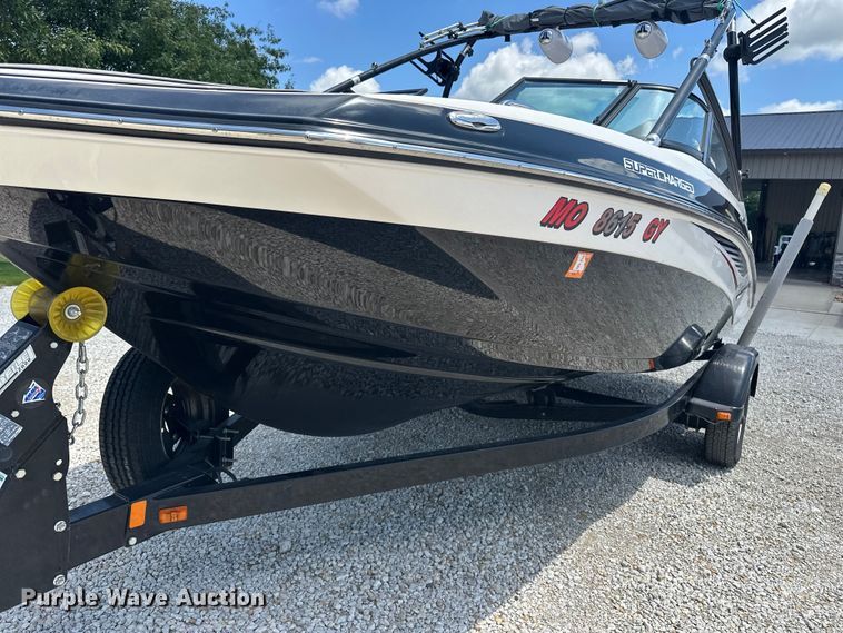 image for item ES6500 2014 Yamaha   AR192 boat