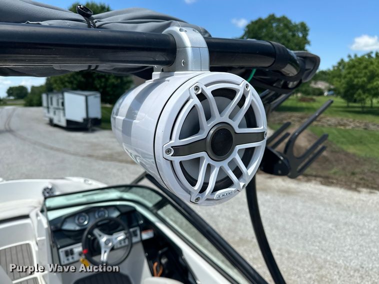 image for item ES6500 2014 Yamaha   AR192 boat