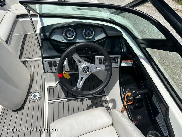 image for item ES6500 2014 Yamaha   AR192 boat