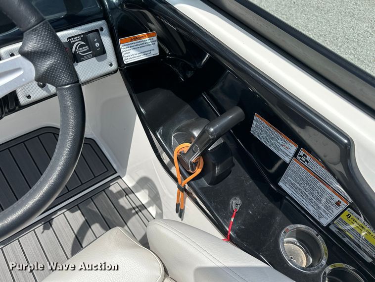 image for item ES6500 2014 Yamaha   AR192 boat