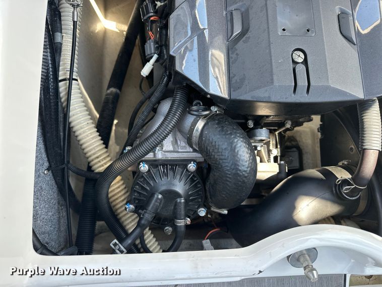 image for item ES6500 2014 Yamaha   AR192 boat