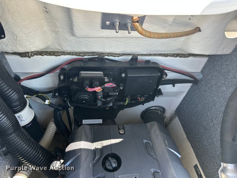 image for item ES6500 2014 Yamaha   AR192 boat
