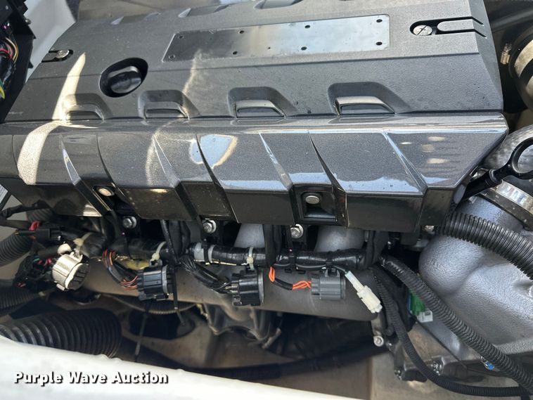 image for item ES6500 2014 Yamaha   AR192 boat