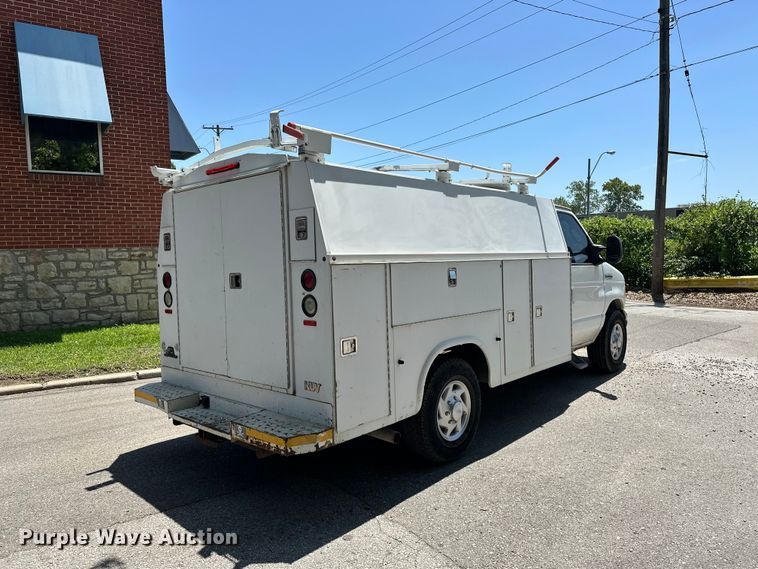 image for item ES6508 2007 Ford E350 utility van
