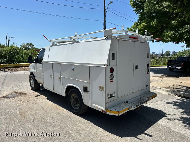 image for item ES6508 2007 Ford E350 utility van