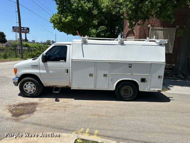 image for item ES6508 2007 Ford E350 utility van