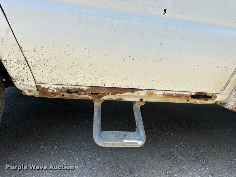 image for item ES6508 2007 Ford E350 utility van