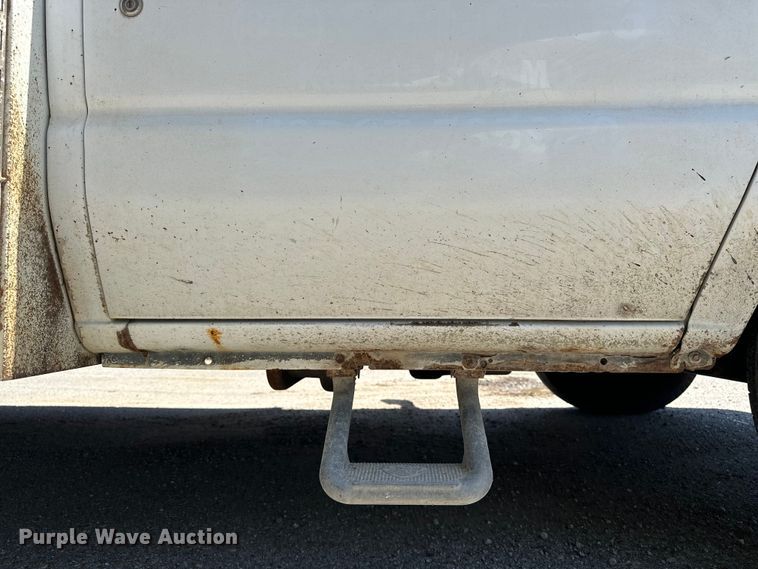 image for item ES6508 2007 Ford E350 utility van