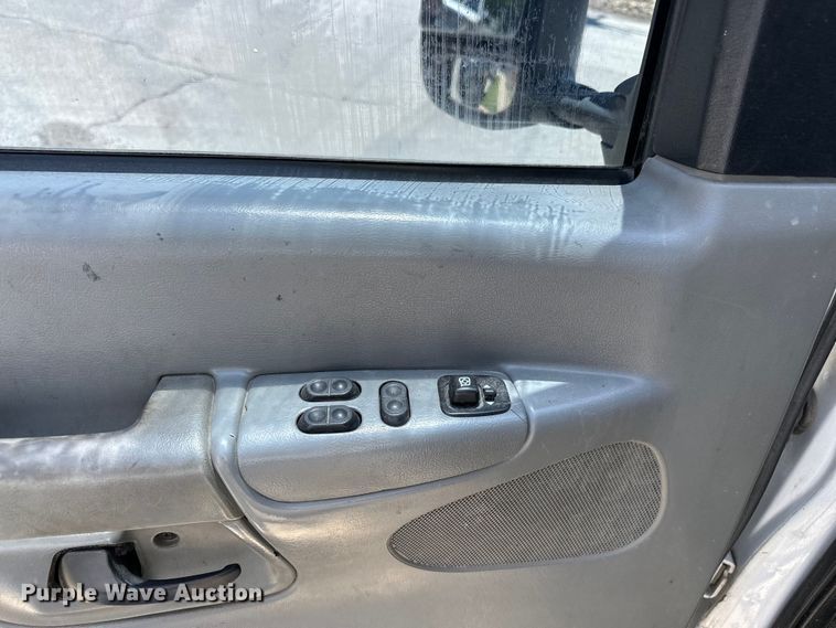 image for item ES6508 2007 Ford E350 utility van